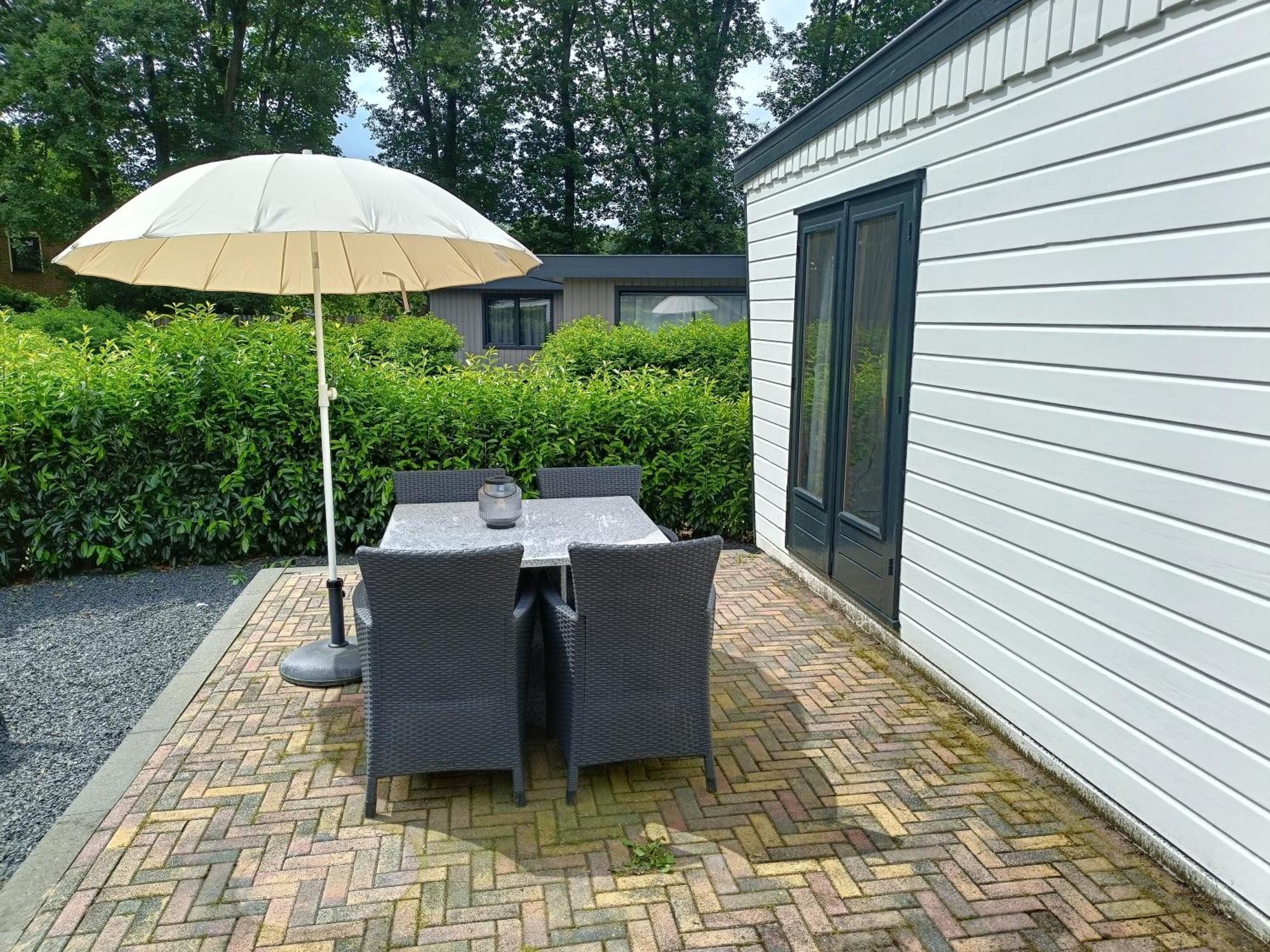 Chalet Buitengewoon in Putten alleen voor recreatie Buitenkant foto